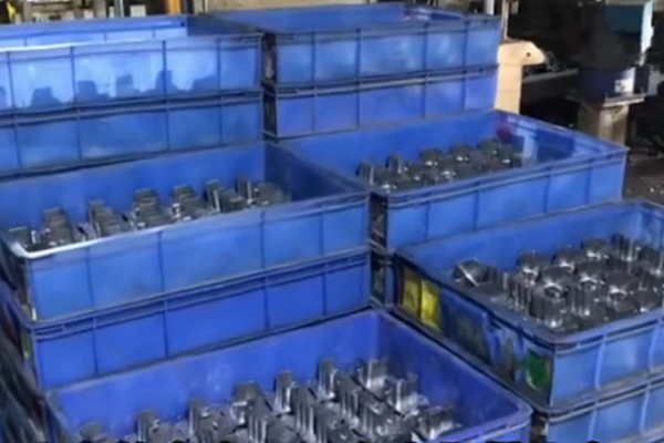 探究汽車(chē)高壓接插件胚體的生產(chǎn)工藝與優(yōu)勢(shì)